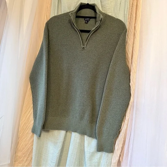 J.Crew men’s sweater (size xl) hunter green.  Pre-owned - Picture 3 of 15